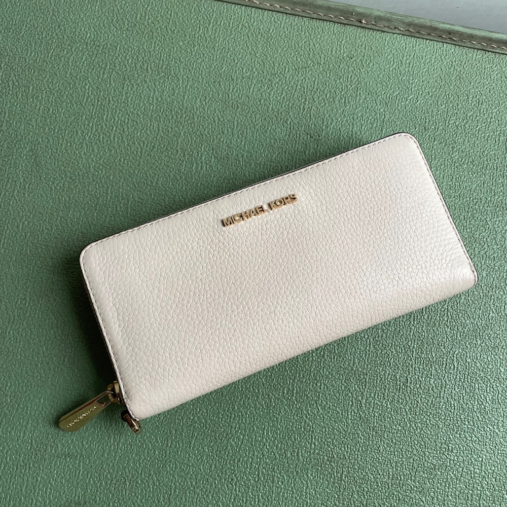 MICHAEL KORS Large Logo Continental Wallet